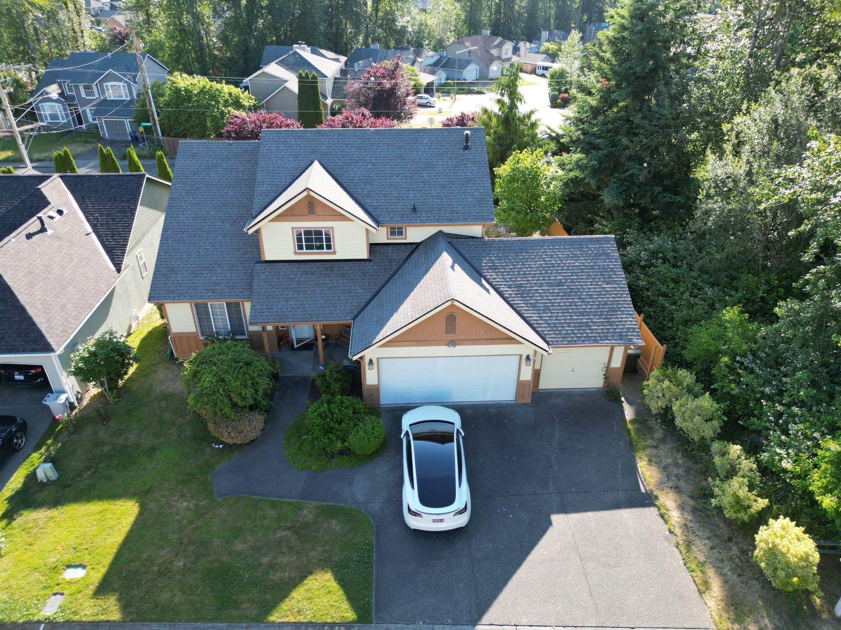 Second picture of new roof provided with roof financing in washington Asphalt Shingle Roofs